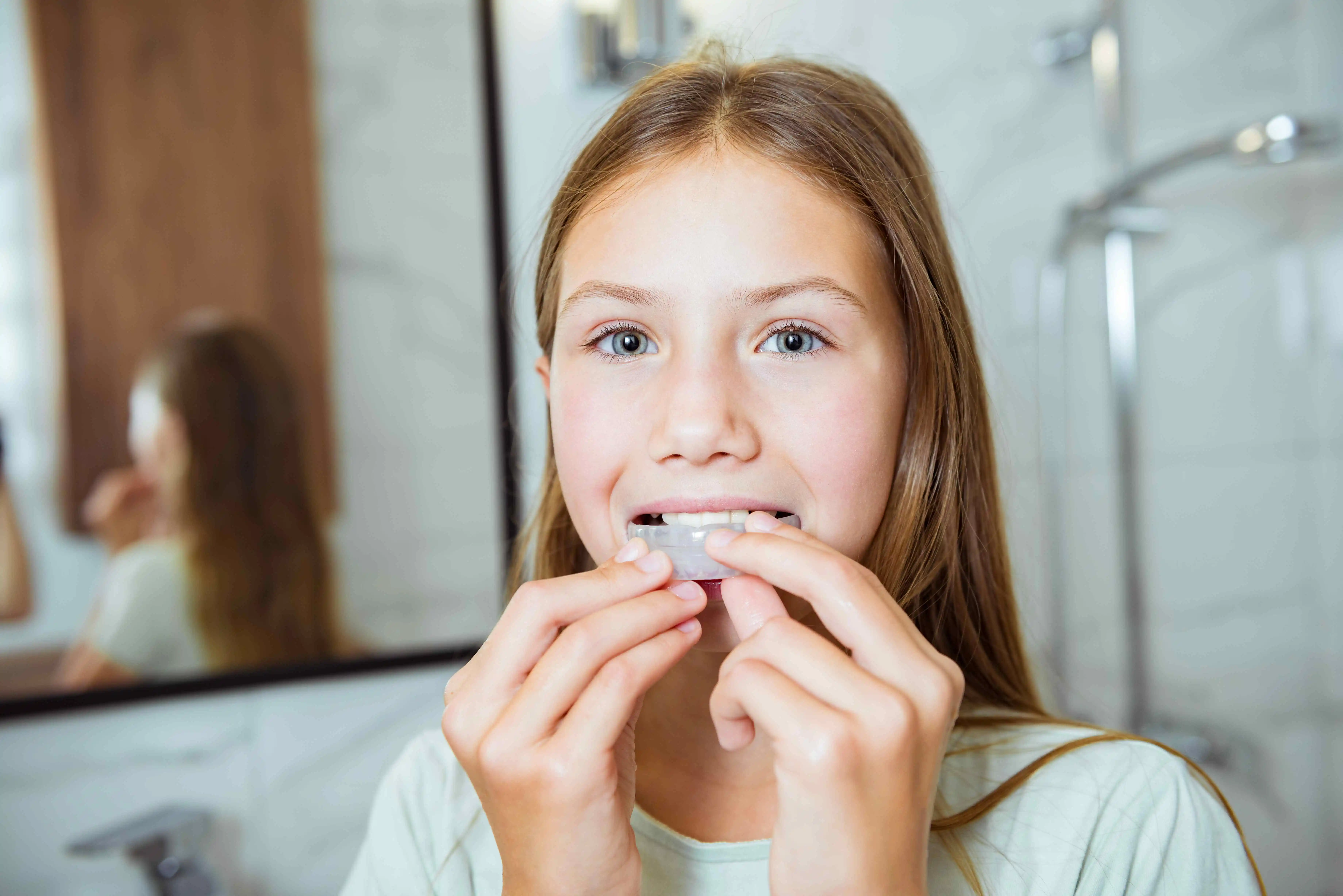 dental simulator for teeth holding mouth guard