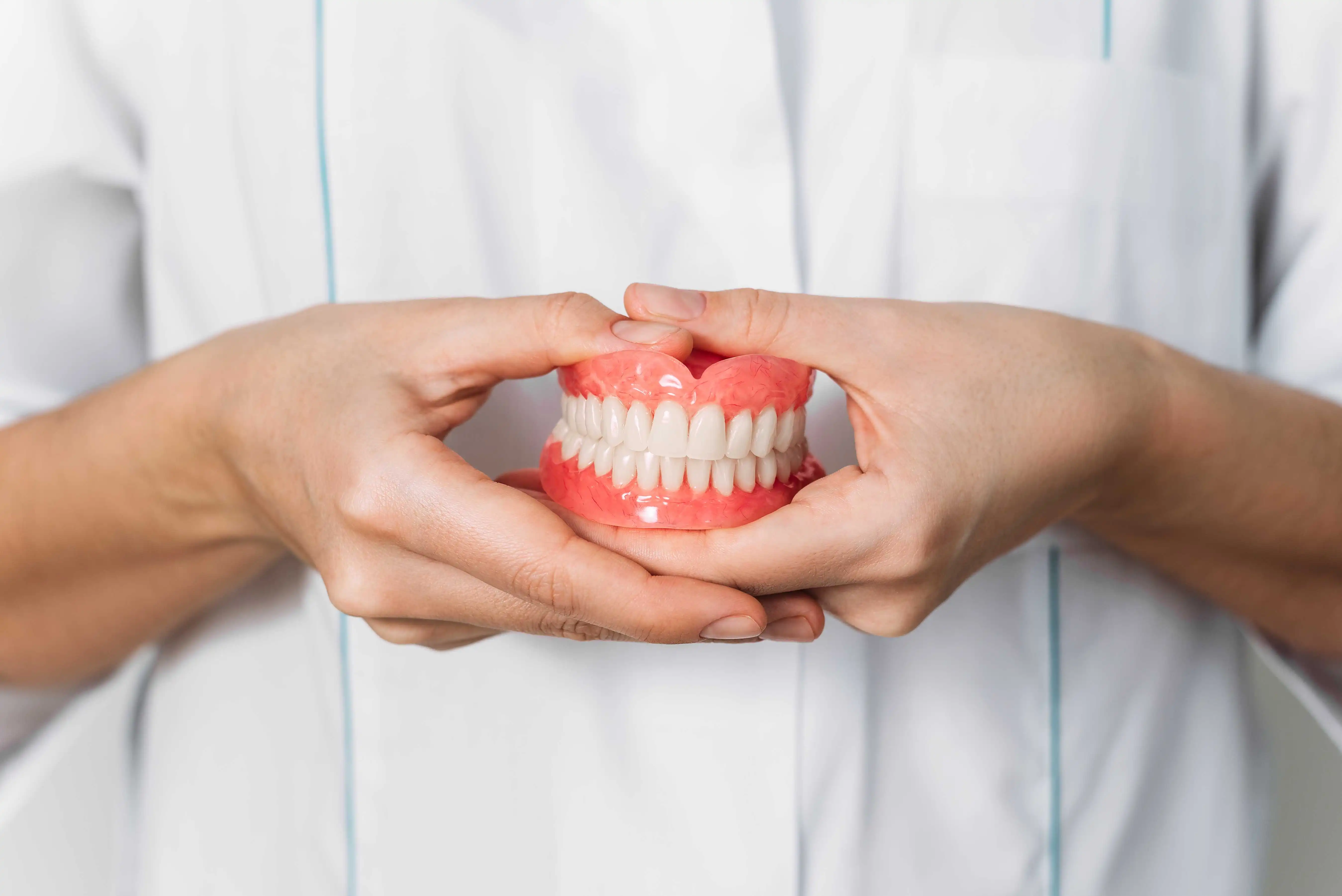 Signs that Your Dentures Need Replacement