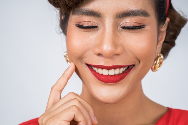 You are currently viewing Essential Things to Consider Before Getting Permanent Veneers